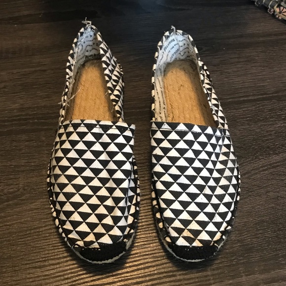 Soludos Shoes - SOLUDOS Geometric Print Slip Ons Shoes Flats